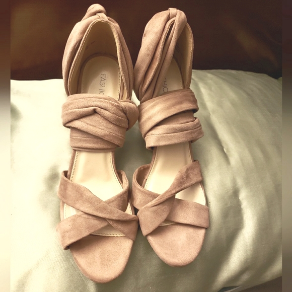 Fashion Nova Saxon Sz-11 Mauve - Picture 2 of 14